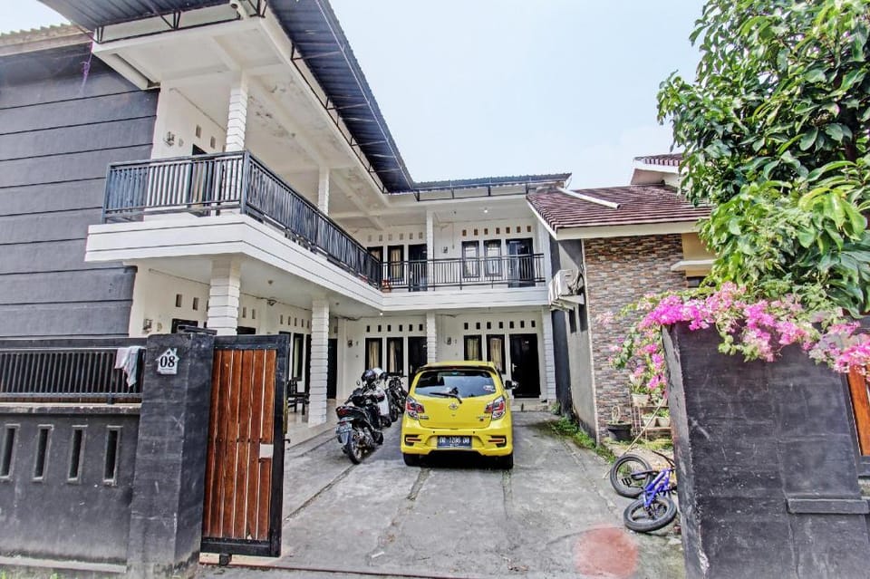 OYO Life 92754 Kost Griya Perdana Hotel in West Nusa Tenggara, Indonesia