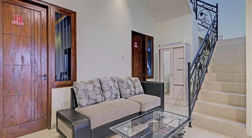OYO Life 92935 Ayu Kost Eksklusif Hotel in Special Region of Yogyakarta