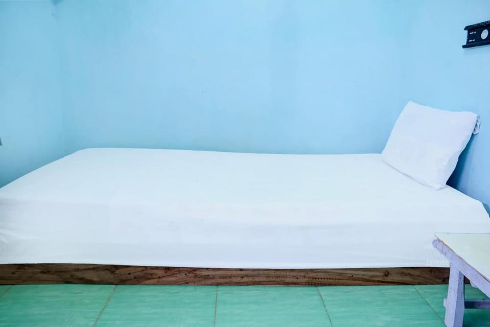 OYO Life 93017 Kost H Soeroso Hotel in East Java