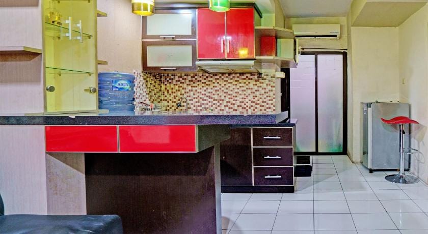 OYO Life 92978 Apartement Gateway Cicadas By Az Pro Hotel in Bandung