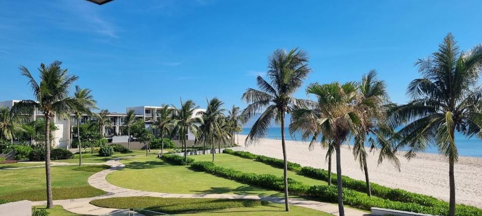 Vila  front sea  at  Hya.....tt Regencyy Villa in Hoa Hai
