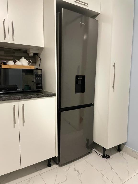 A Cozy, Peaceful 1 bed Apartment, Inverter backup Apartment in Sandton