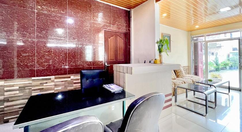 OYO 93066 D'niel Homestay Syariah Hotel in Indonesia