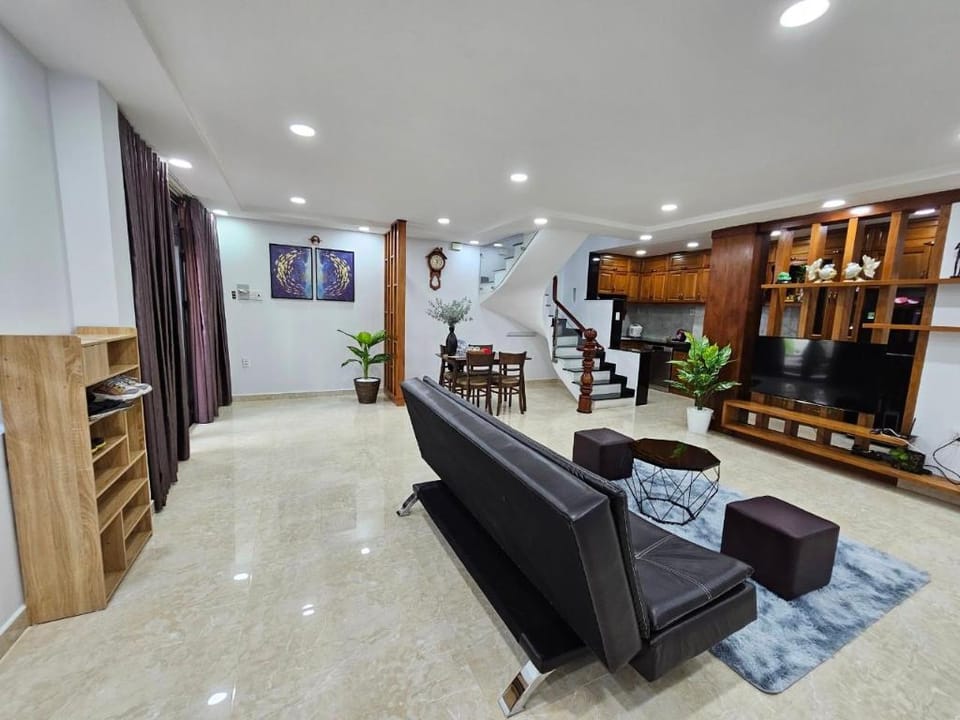 Căn Hộ Tây Thạnh, HCM. Full nội thất ,10-12 người. Apartment in Ho Chi Minh City