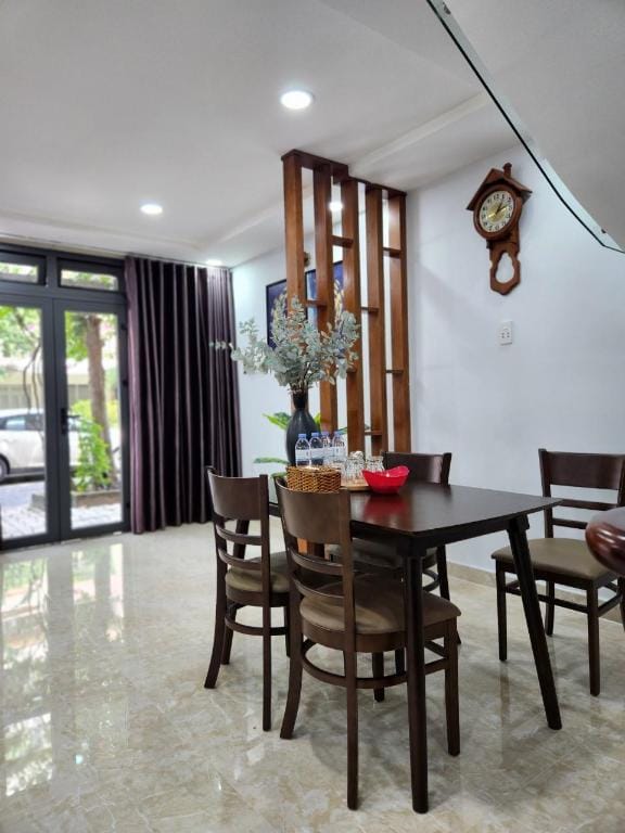 Căn Hộ Tây Thạnh, HCM. Full nội thất ,10-12 người. Apartment in Ho Chi Minh City