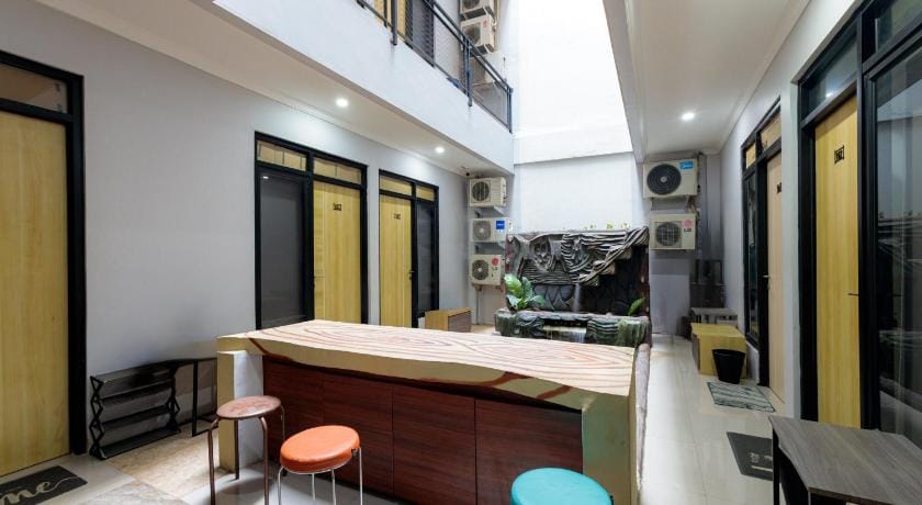 Capital O 93068 D Twinz House Syariah Hotel in Jakarta