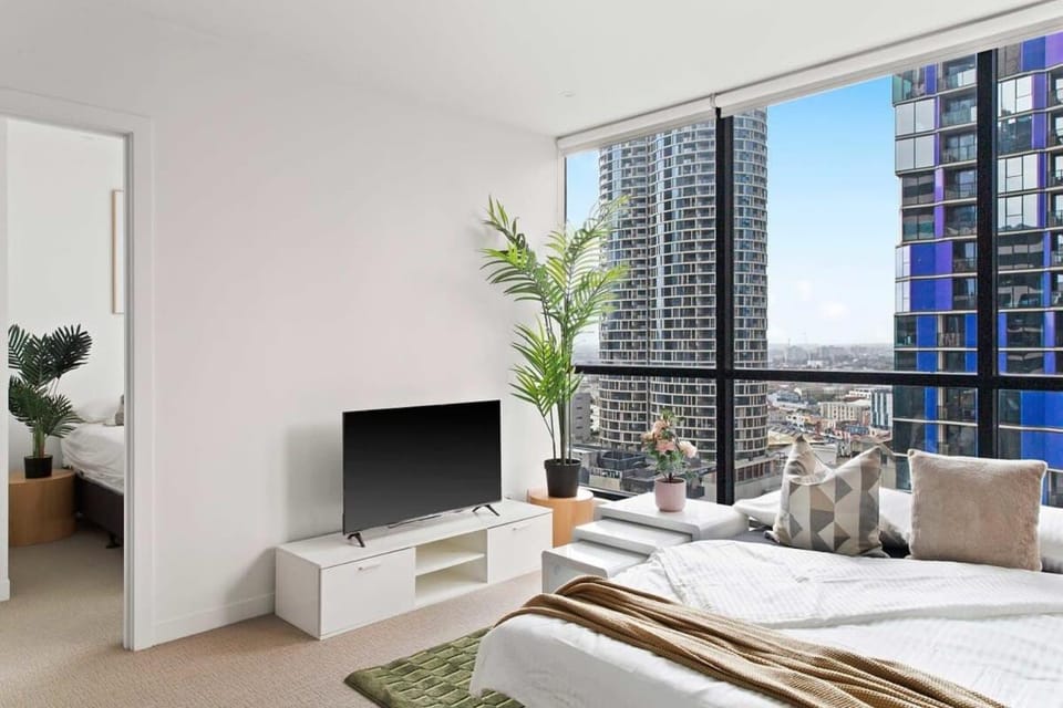 Modern 2BR Apt Next to Victoria Market City Views Apartment in Melbourne