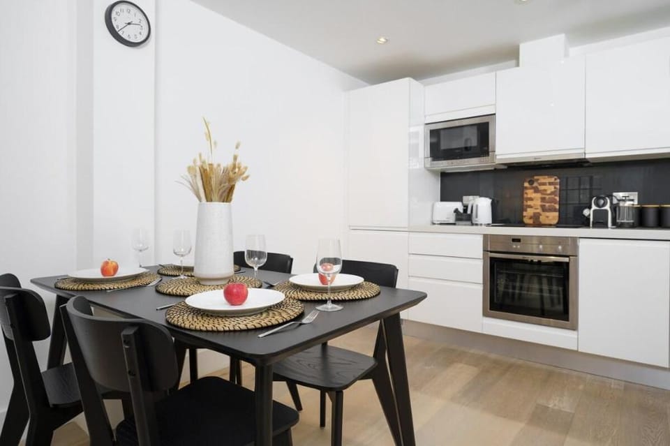 The Black Velvet Apartment in City of Westminster