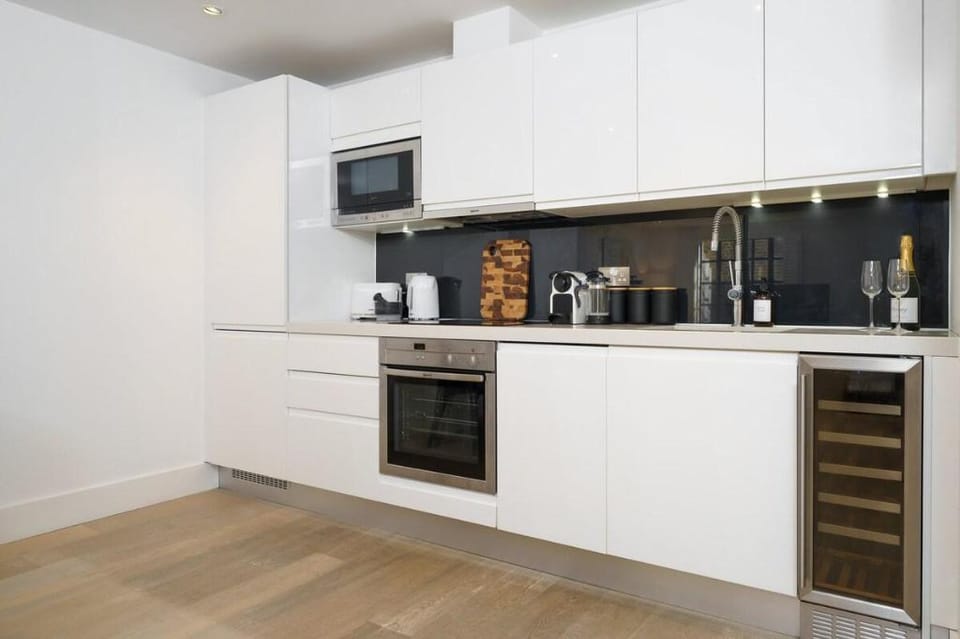 The Black Velvet Apartment in City of Westminster