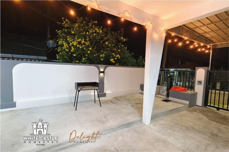 White Castle (Klg Baru) 11pax Semi-D Aeon Town Vacation rental in Johor