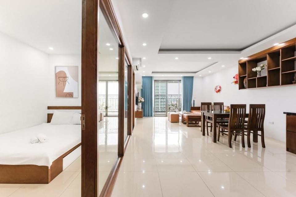 Luxury Aptm| High floor | Westlake view| Pool&Gym Apartment in Laos