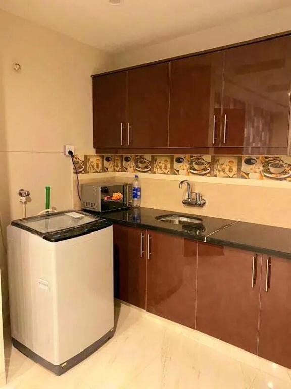 1 Bed Flat on Daily Basis Apartment in Lahore