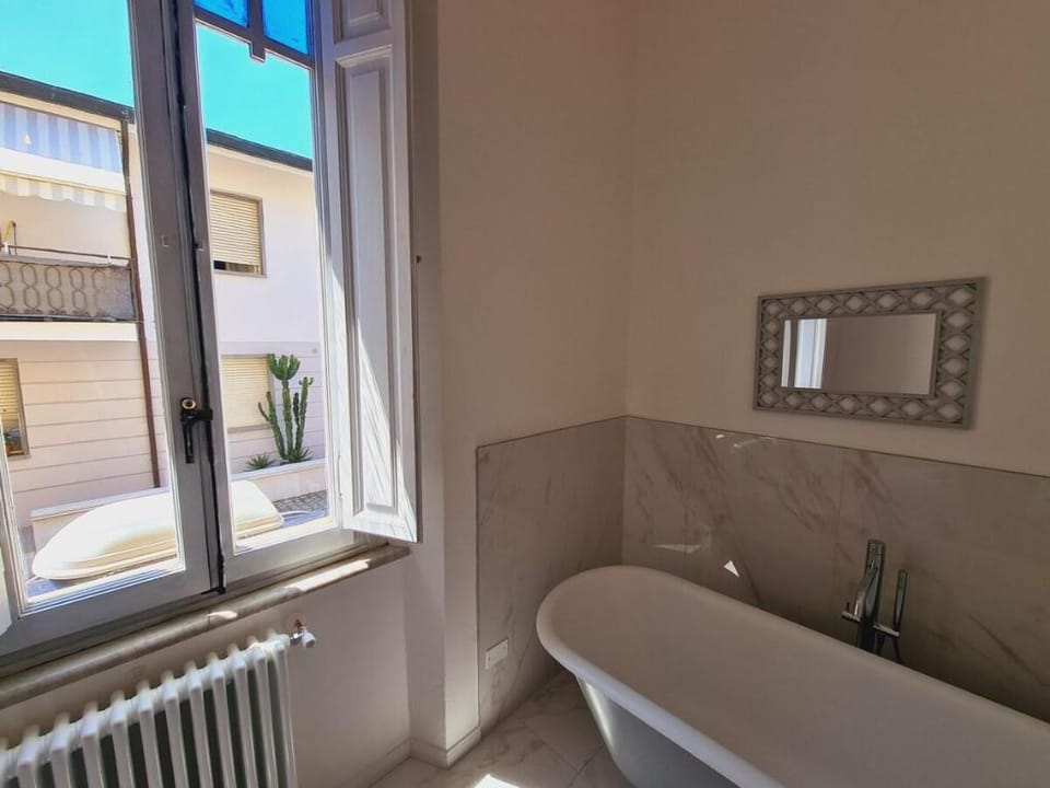 Allegra Viareggio - Suite con vasca Vacation rental in Viareggio