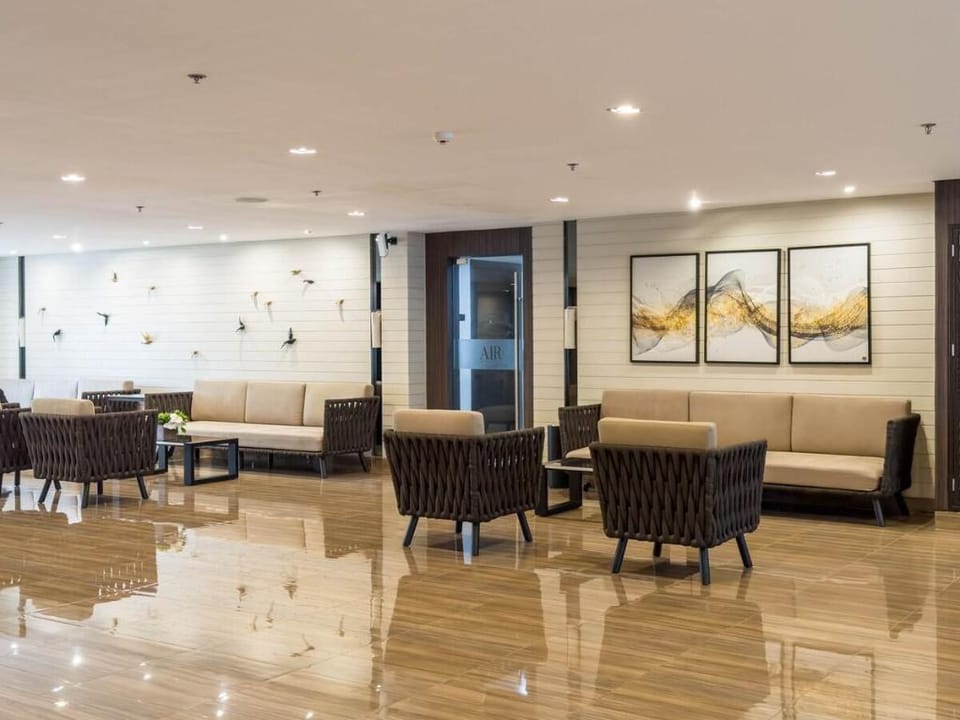 Modern 1 Bedroom  facing Ayala Ave Fit Family 2X45 Apartment in Makati