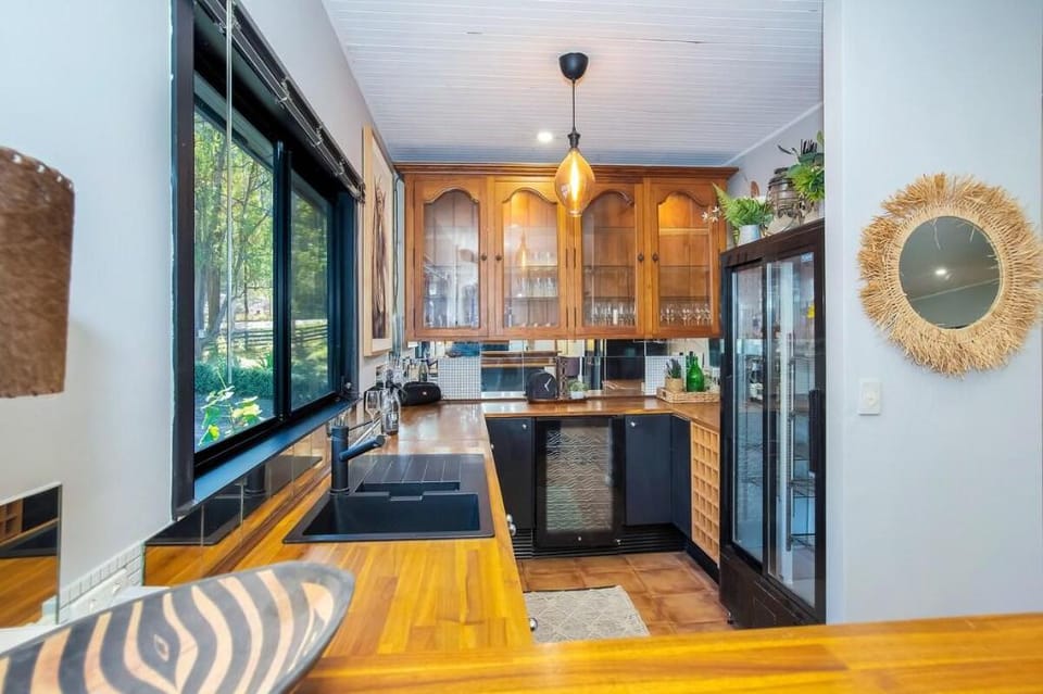 Luxury Homestead on 20 acres with pool - Sleeps 22 Vacation rental in New South Wales