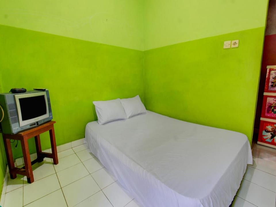 OYO Life 92829 Kos Insan Madani Hotel in Pujut