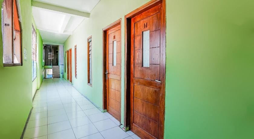 OYO Life 93009 Griya Nautika Sedati Hotel in East Java