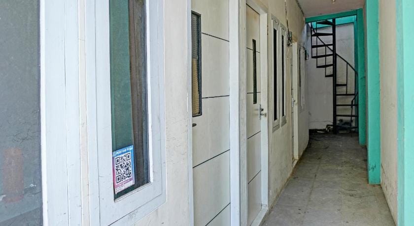 OYO Life 92684 Kost Mutiara Nirwana Hotel in West Java