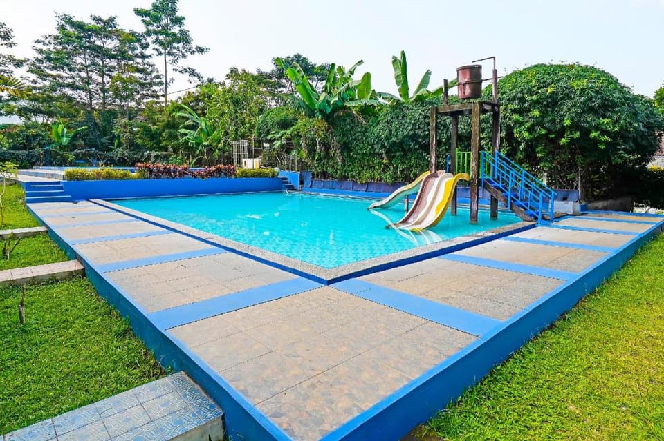 OYO Life 92835 Maya Adipuri Hotel in Bandung