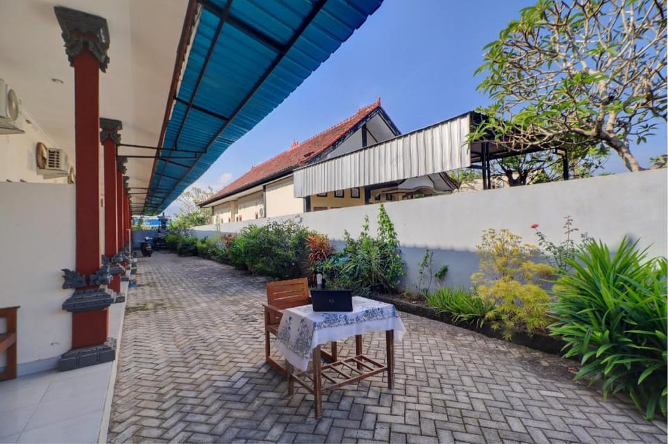 OYO Life 92838 Kost Ibu Surya Hotel in Bali