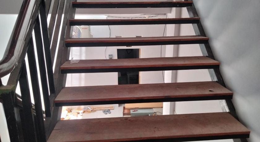 OYO Life 93054 Th Residence 135 Syariah Hotel in Indonesia