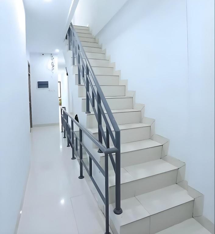 OYO Life 92883 Kost Ratana Cengkareng Syariah Hotel in Jakarta