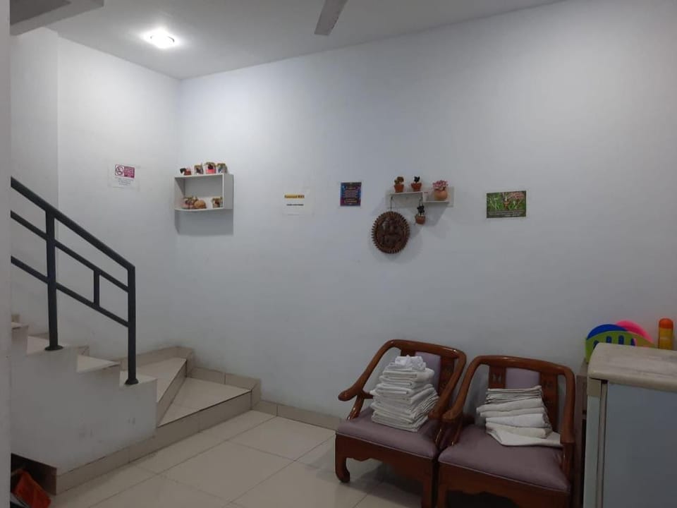 OYO Life 92883 Kost Ratana Cengkareng Syariah Hotel in Jakarta