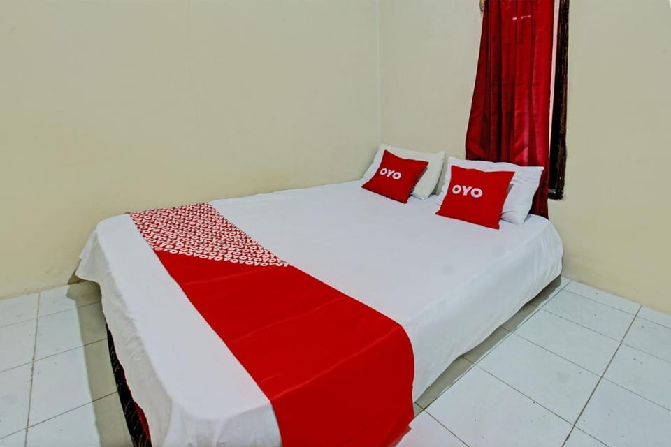 OYO Life 93058 Kos Subur Hotel in Pemenang