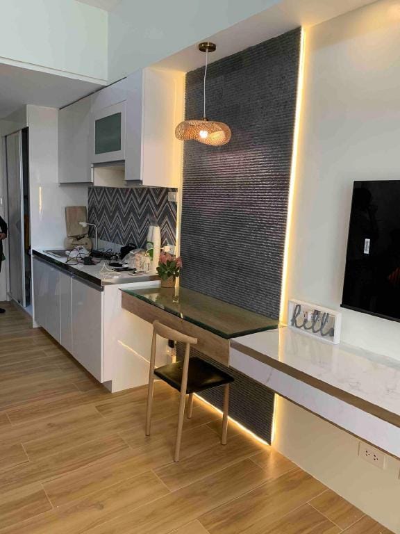 Aesthetic Functional Minimalist Space Unit SV1716 Apartment in Lapu-Lapu City