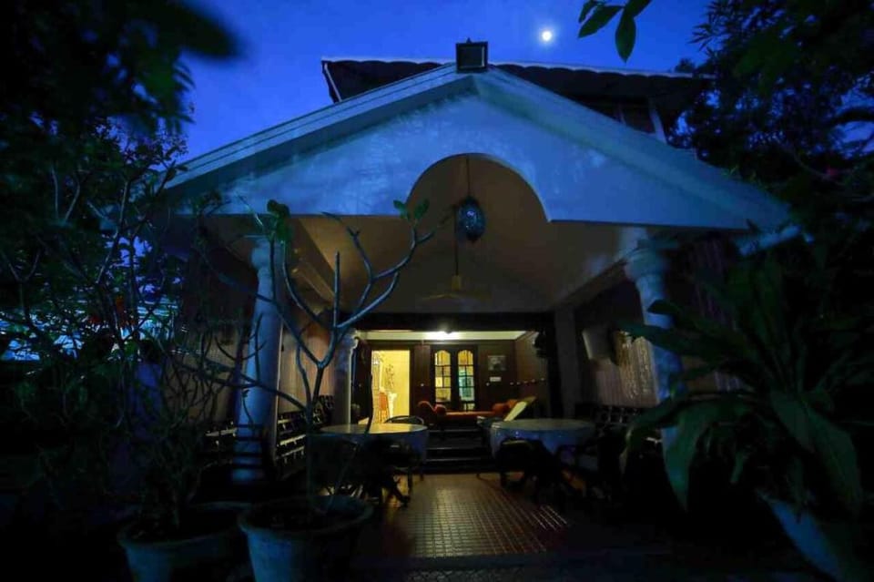 Stylish garden villa in Alleppey Villa in Alappuzha