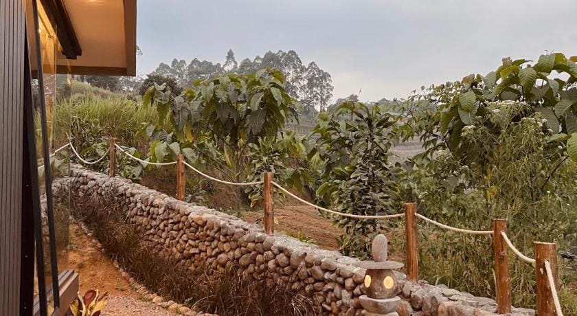 THE HILL By The Villas 100 Hotel in Cisarua