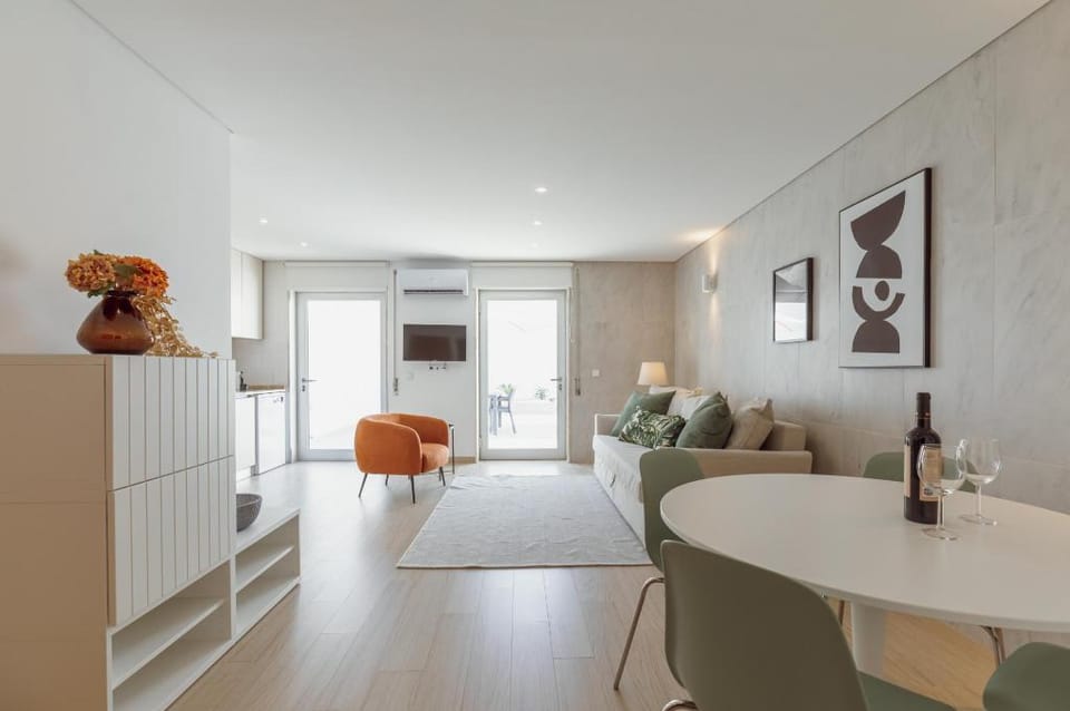 STYLISH APARTMENT WITH TERRACE by HOMING Apartment in Porto