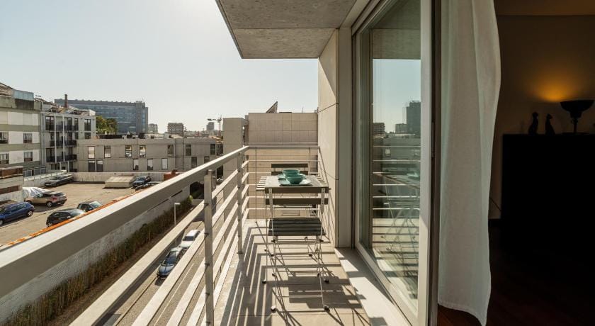MODERN CEDOFEITA by HOMING Apartment in Porto
