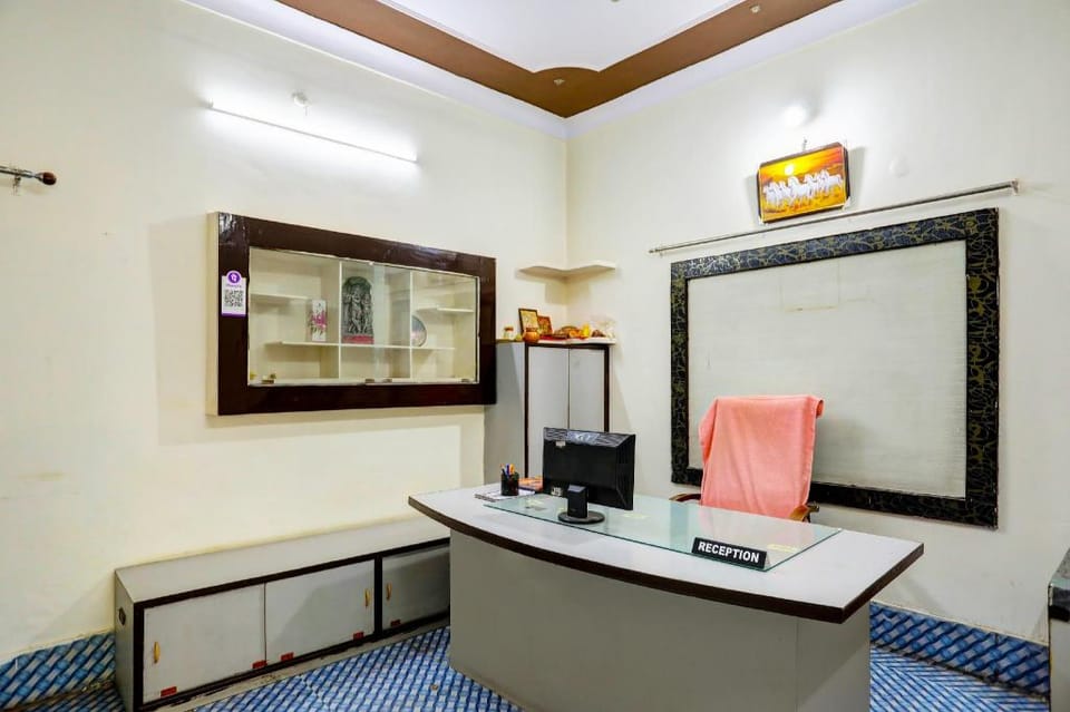 OYO Bluebird Inn Hotel And Guest House Hotel in Uttar Pradesh