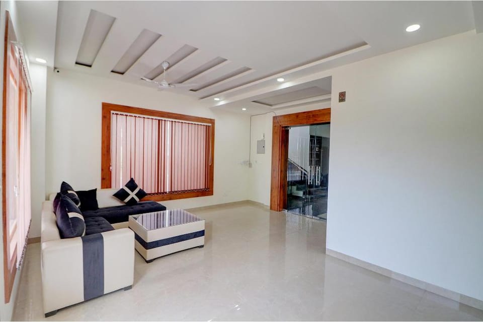 FabHotel AVS Grand and Banquets - 500m from Gomti Nagar railway station Hotel in Lucknow