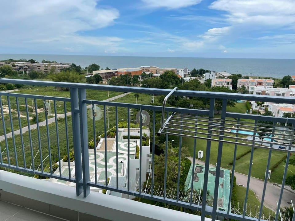 Peaceful Beach Condo for Family Boat House Hua Hin Apartment in Hua Hin District