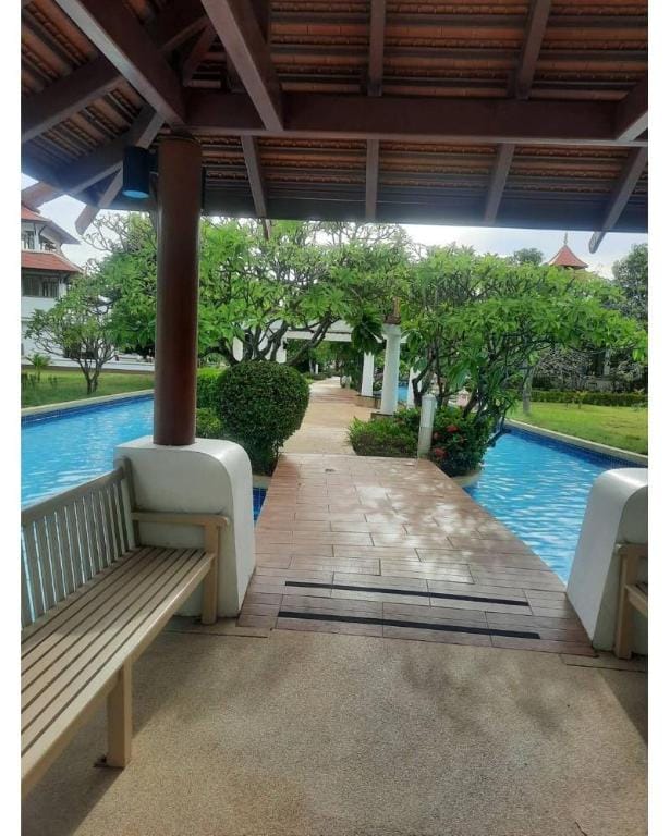 Peaceful Beach Condo for Family Boat House Hua Hin Apartment in Hua Hin District