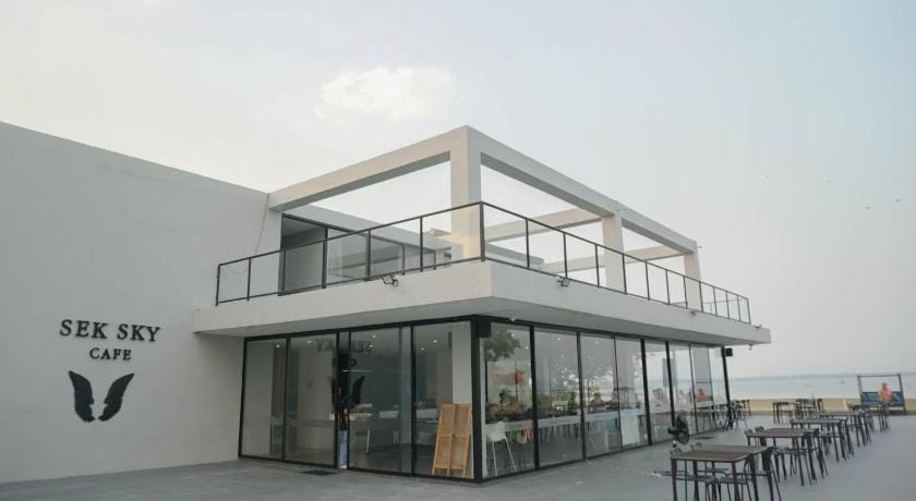Sek Sky Villa&Cafe Resort in Laos