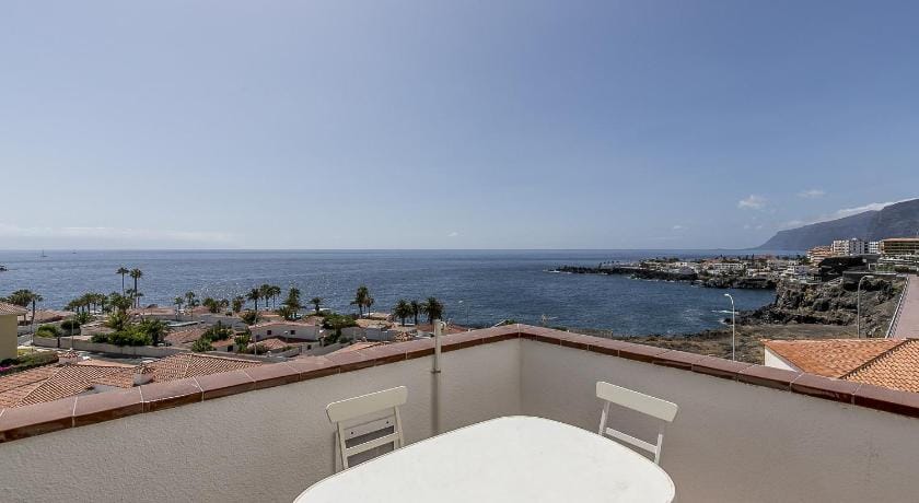 EDEN RENTALS Oceanfront Hideaway Apartment in Canary Islands