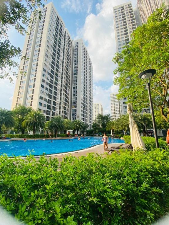 Căn hộ Couple  Vinhome Q.9, free hồ bơi - Netflix Apartment in Ho Chi Minh City