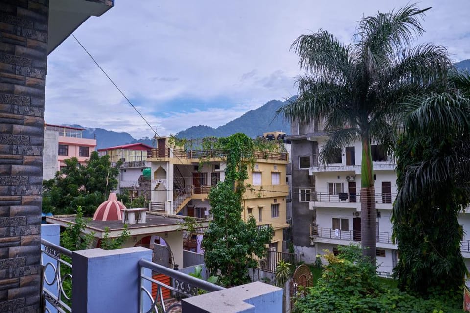 The blue guest house Hotel in Rishikesh