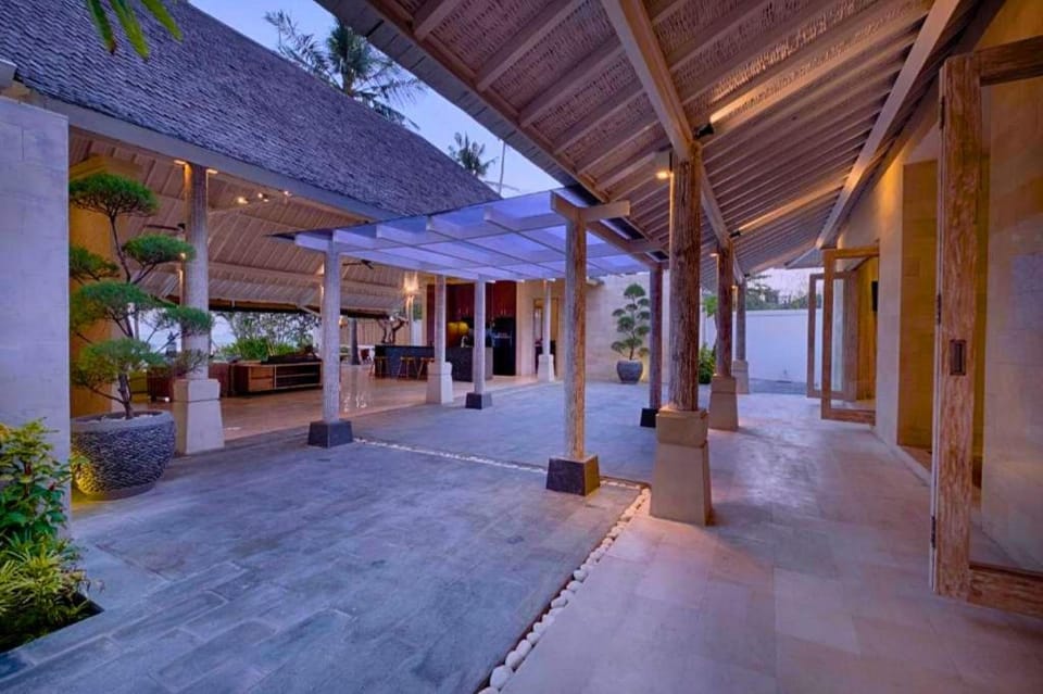 Adore 5 BR Beachfront with Private Pool Villa #D21 Villa in Blahbatuh