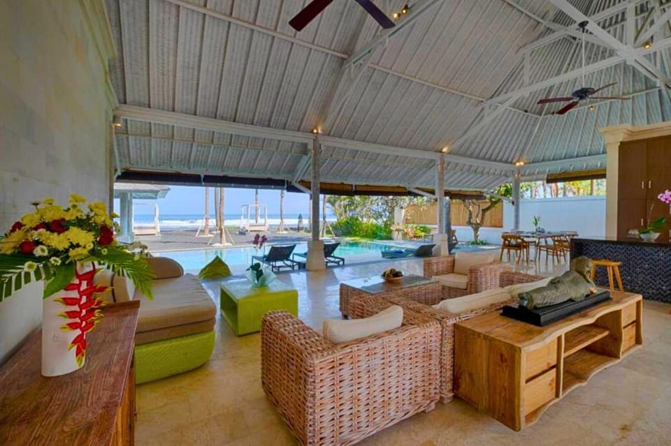 Adore 5 BR Beachfront with Private Pool Villa #D21 Villa in Blahbatuh