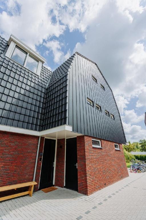 Luxurious Villa Park Amsterdam at Sloterweg 773 Villa in Amsterdam