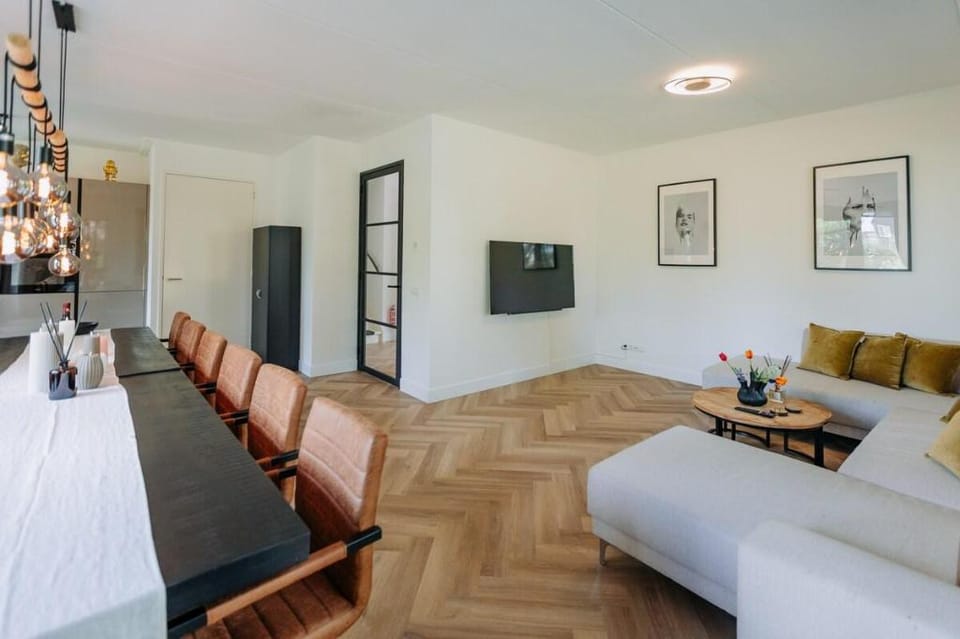 Luxurious Villa Park Amsterdam at Sloterweg 773 Villa in Amsterdam