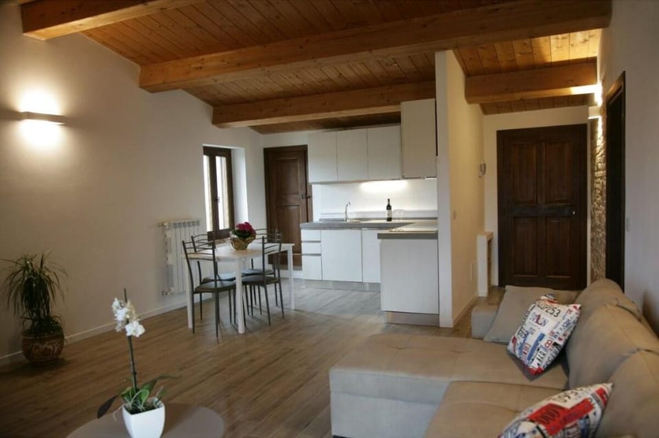 Maison Rosina con ampia vista in borgo del 1400 Vacation rental in Umbria