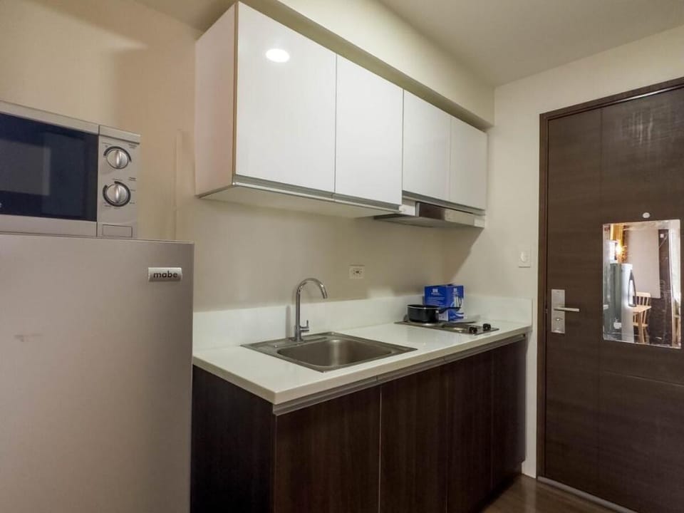 Cozy Air Residence 1BR| 100M WIFI | RCBC  3X65 Apartment in Makati