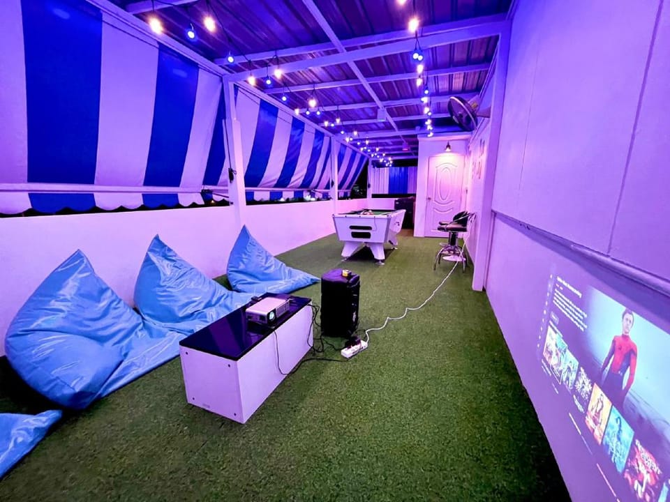 k4 be chill *Wongwianyai BTS_80m*Family&Friend* Vacation rental in Bangkok