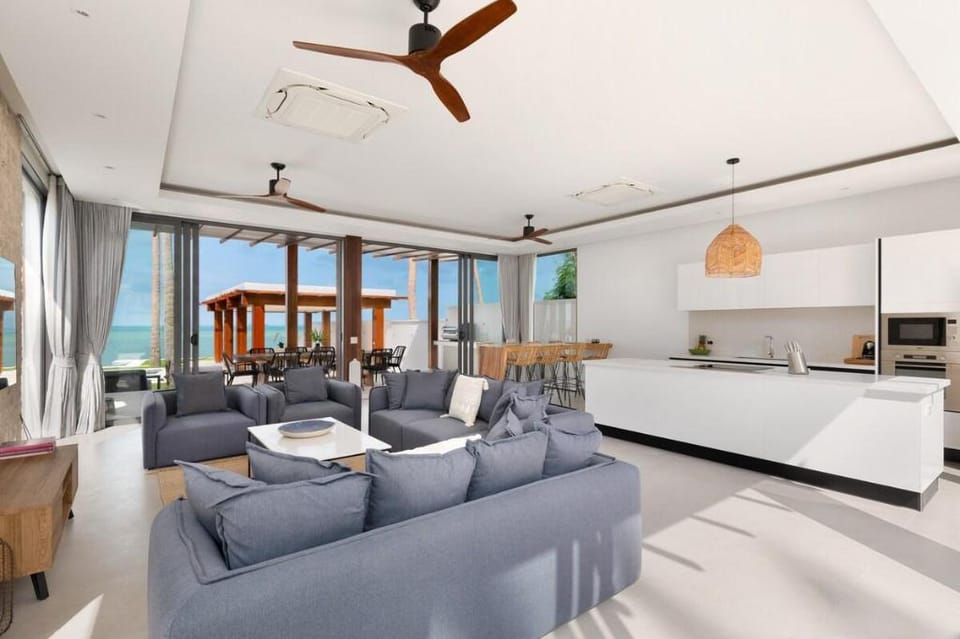 Villa Hanna Luxury Beachfront Koh Samui Villa in Ko Samui