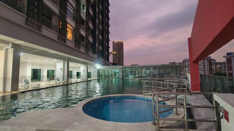 K.L. City Studio*近MRT*热水浴缸*Netflix*泳池*sauna Apartment in Federal Territory of Kuala Lumpur